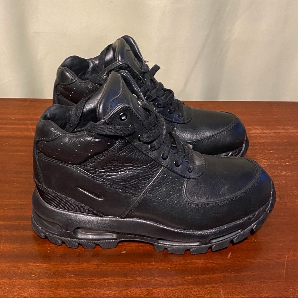 Nike Air Goadome ACG Black  Leather Youth Boots size 5.5Y